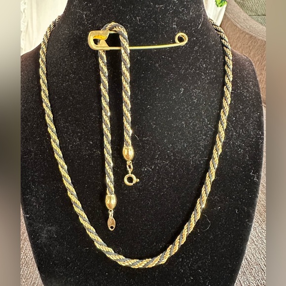 Vintage Trifari Tm  set of Twisted Black and gold chain necklace and Bracelet - Picture 1 of 4